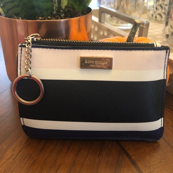 kate spade Handbags - Kate Spade Bitsy Card Holder with Keychain